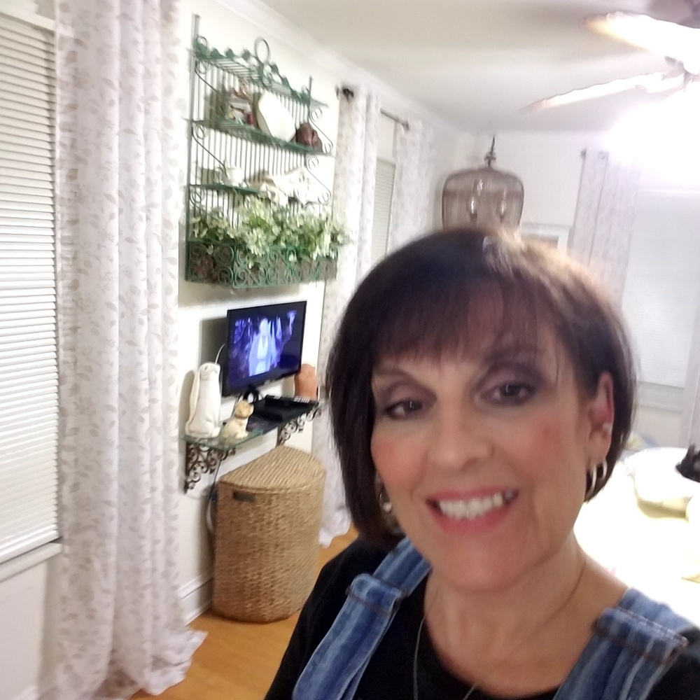 Meet your Posher, Linda